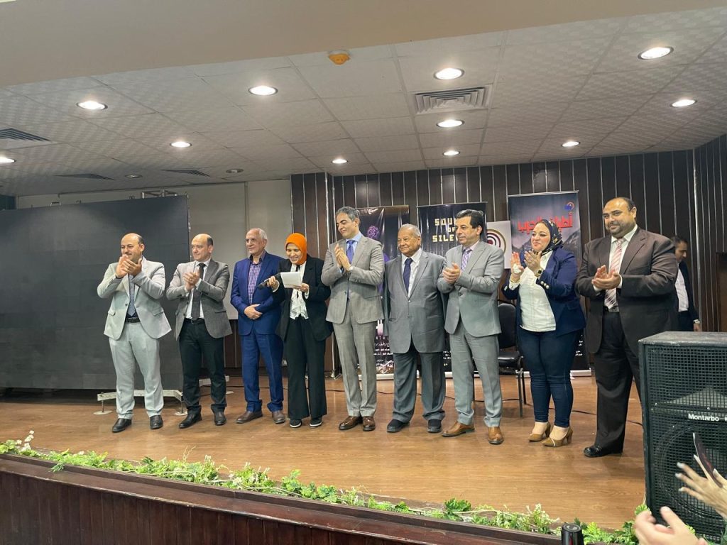 نقيب الإعلاميين يترأس لجان تحكيم مشروعات التخرج لطلبة البكالوريوس